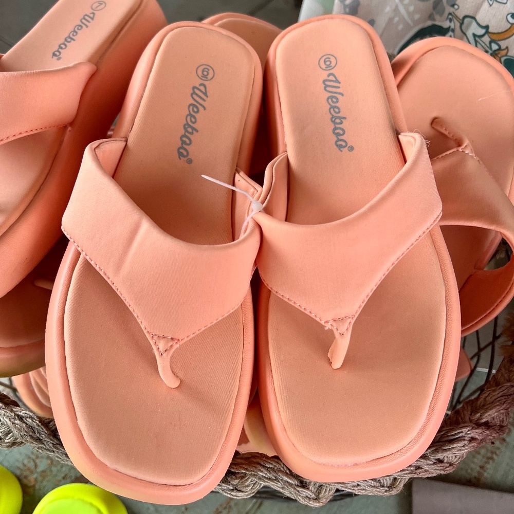NEW Platform Flip Flops - Peach
